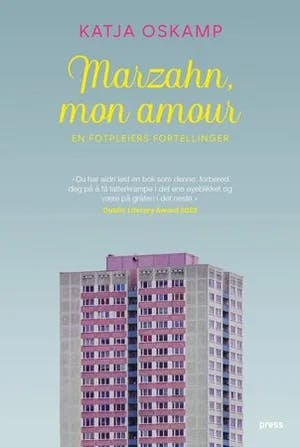 Omslag: "Marzahn, mon amour : en fotpleiers fortellinger" av Katja Oskamp